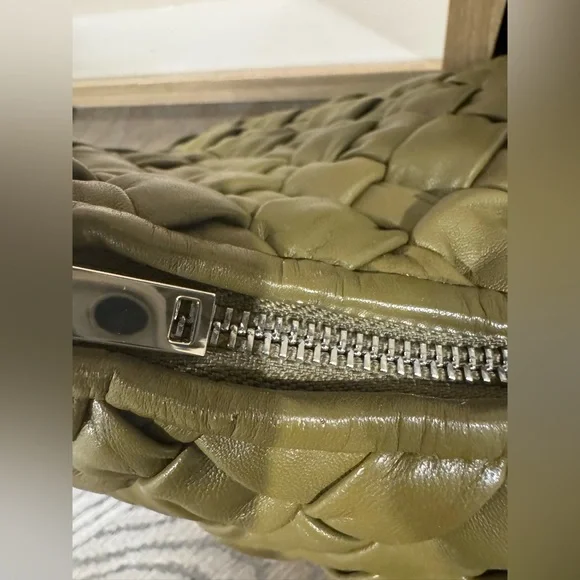 WALTER BAKER Indie Weaved-Leather Hobo Bag dark olive. New - Picture 3 of 8